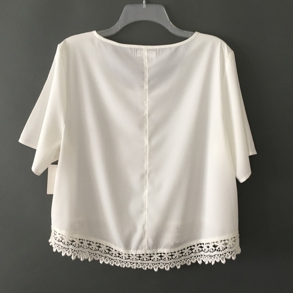 ABOUND Silky Scoop Neck Crop Top with Lace Trim - Picture 3 of 5